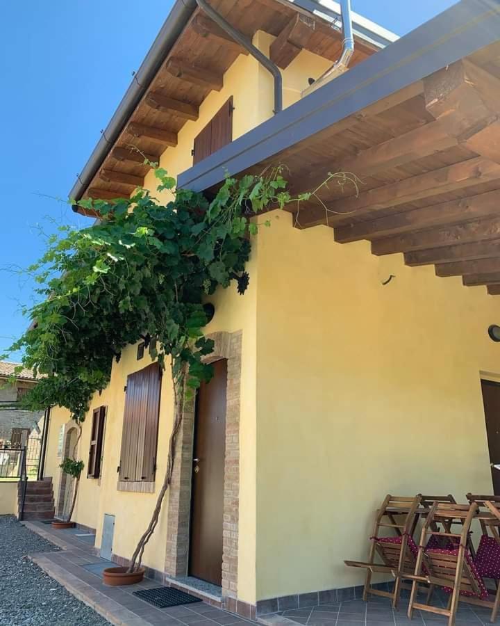Agriturismo Casa Garello ซาลิเช แตร์เม ภายนอก รูปภาพ